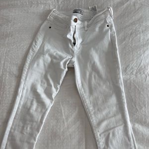 Abercrombie & Fitch Low Rise size 00 but fits 0